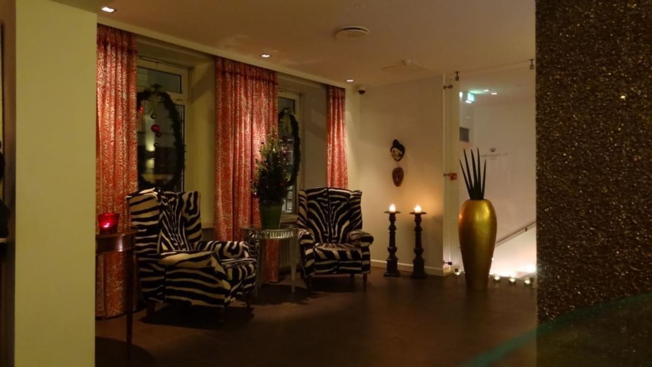 Lobby First Hotel Mayfair