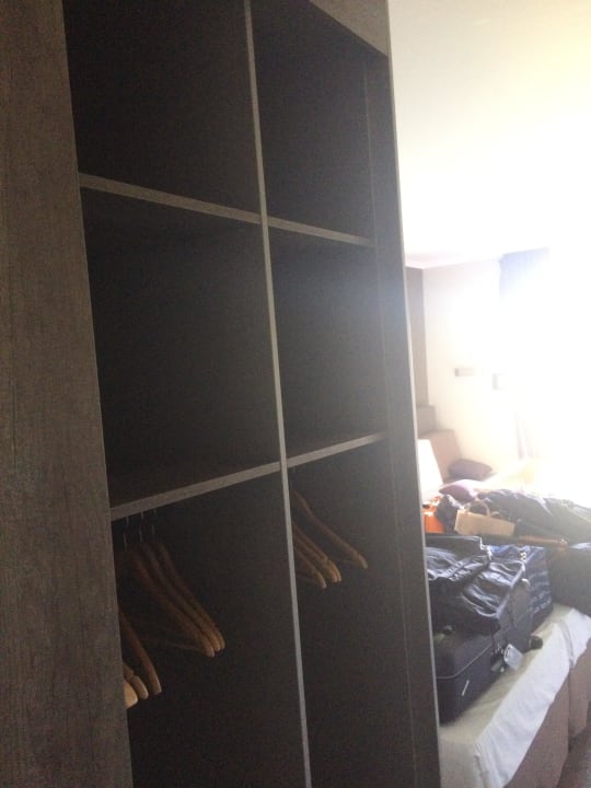 Schrank und Ablagebereich Aldiana Club Ampflwang