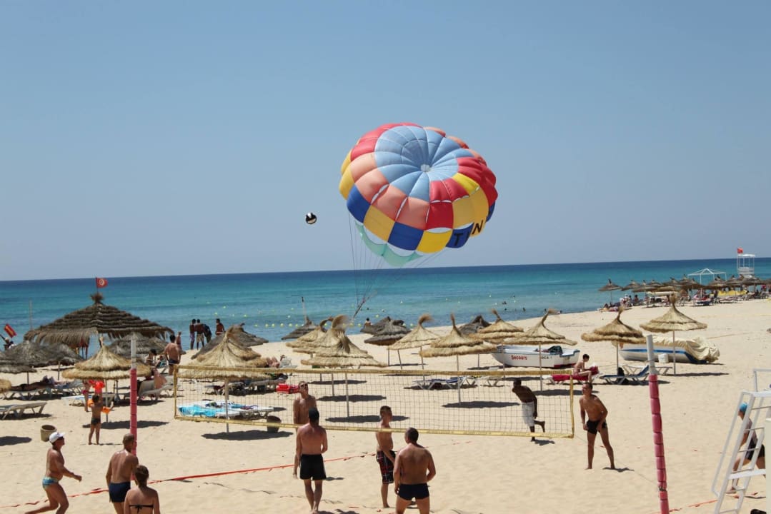 Diverse Sportmöglichkeiten am Strand Omar Khayam Resort & Aquapark