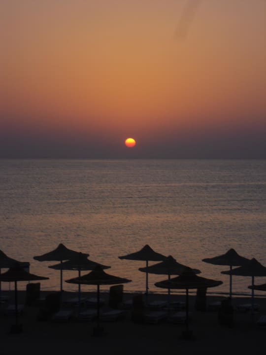 Sonnenaufgang am Strand Fantazia Resort Marsa Alam