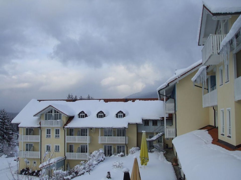 Westseite des Ahornhofs mit Terrasse Hotel Ahornhof