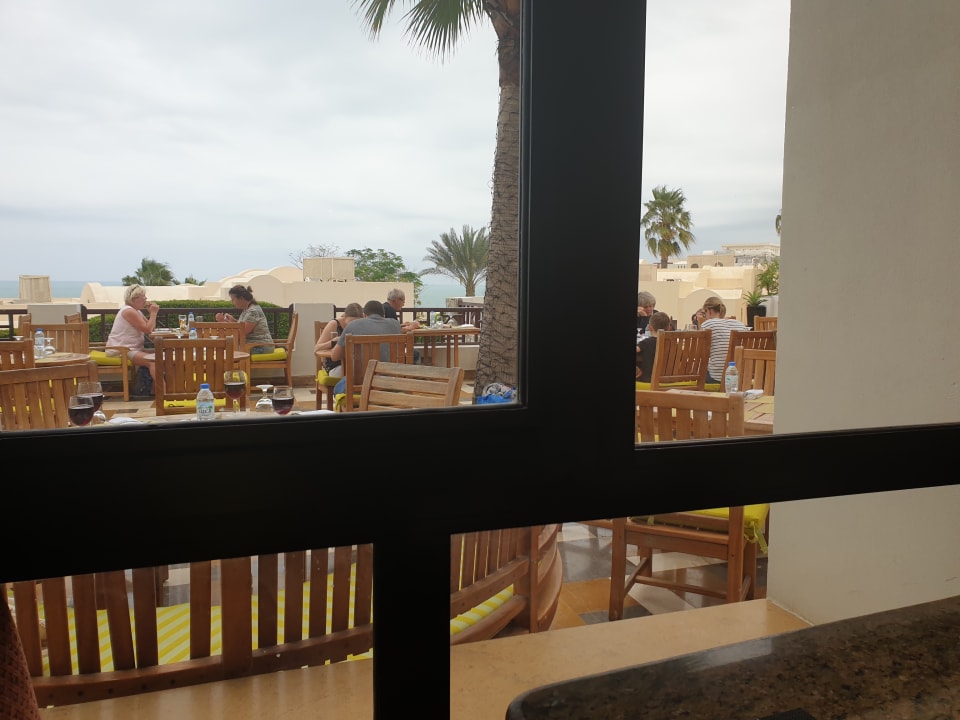 Gastro The Cove Rotana Resort