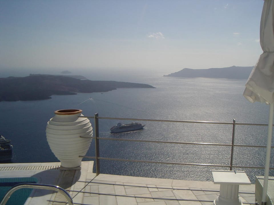 Blick auf Kreuzfahrtschiff Hotel Homeric Poems