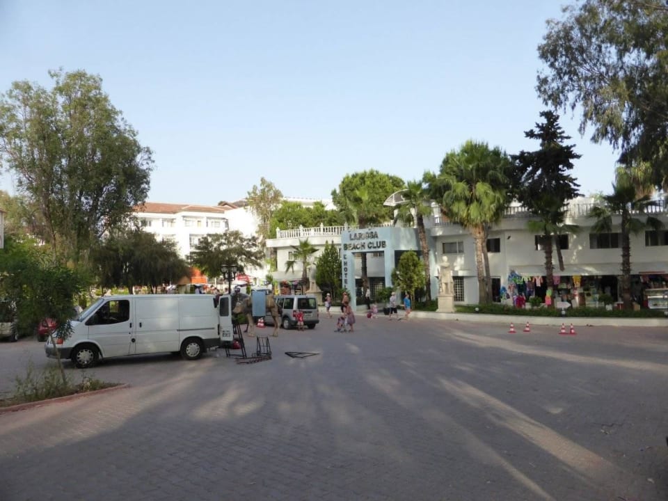 Główne wejście z daleka Sunrise Beach Side