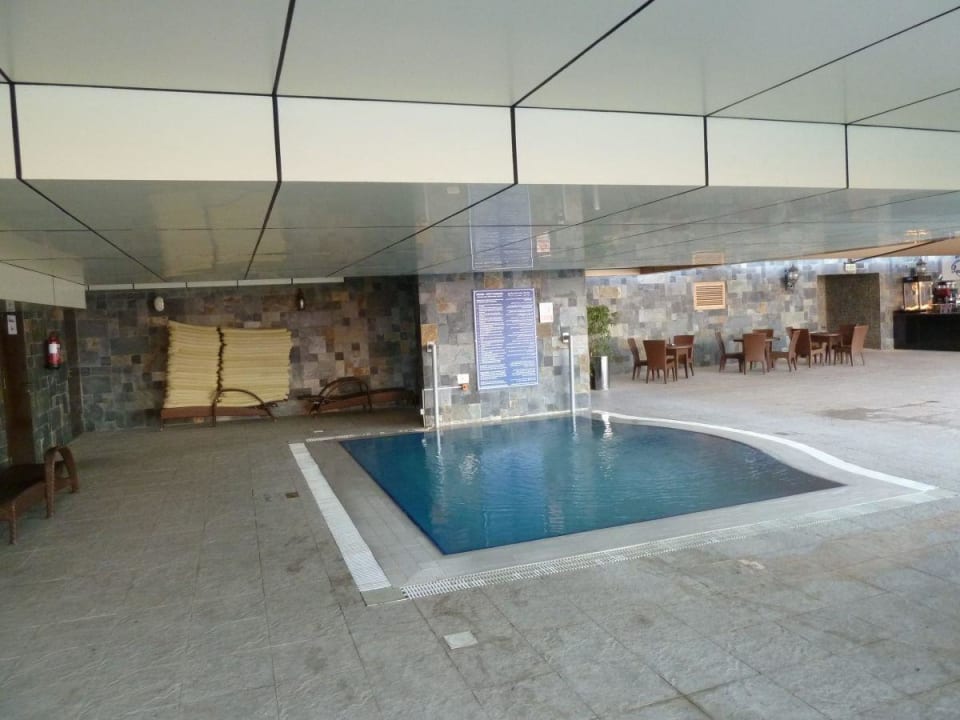 Whirlpool Two Seasons Hotel & Apartments