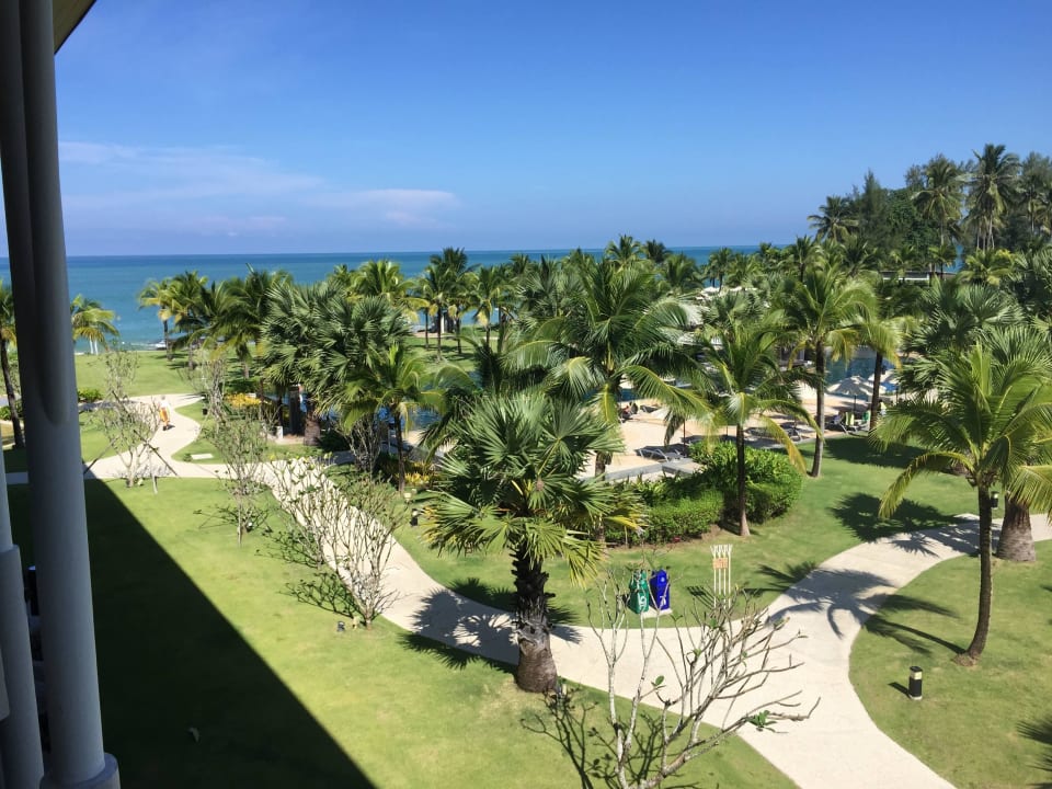 Blick vom Balkon The Sands Khao Lak by Katathani