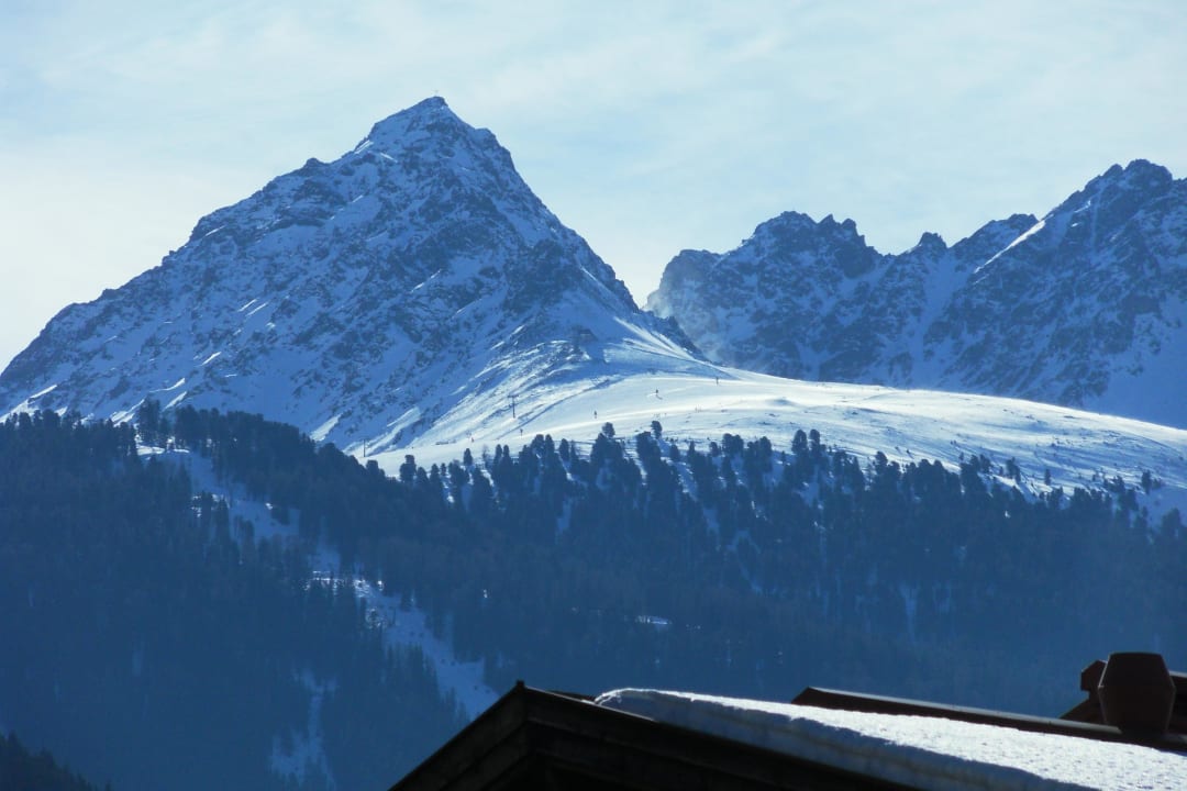 Direkter Blick vom Balkon (Zimmer 2) auf das Skigebiet Activ Apart-Pension Bergfrieden