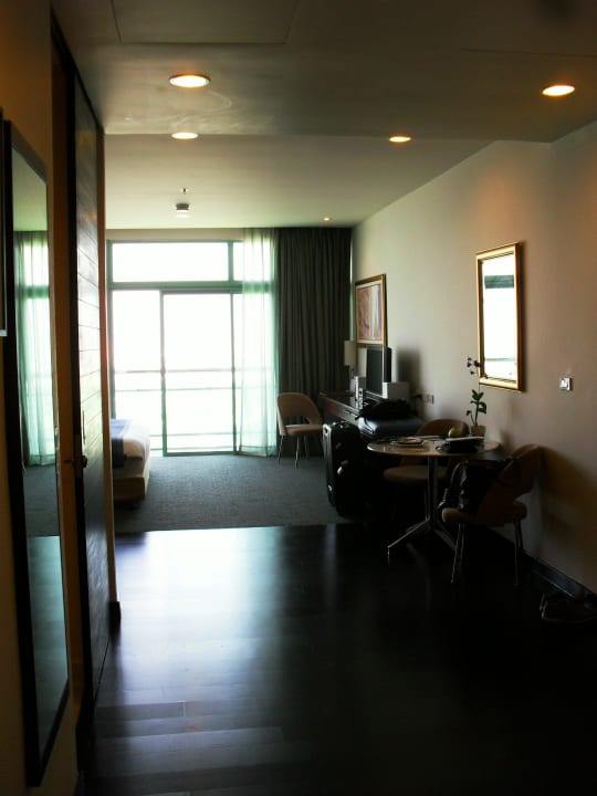 Blick von der Zimmertür Richtung Balkon Chatrium Hotel Riverside Bangkok