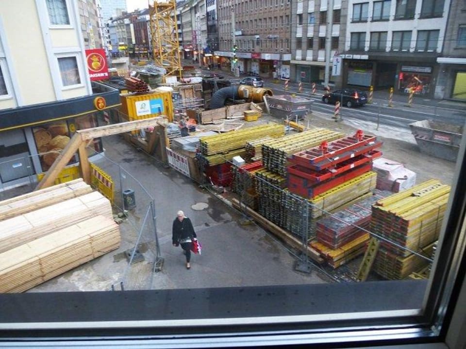 Blick aus dem Zimmer! Höllenlärm! Hotel Düsseldorf City by Tulip Inn