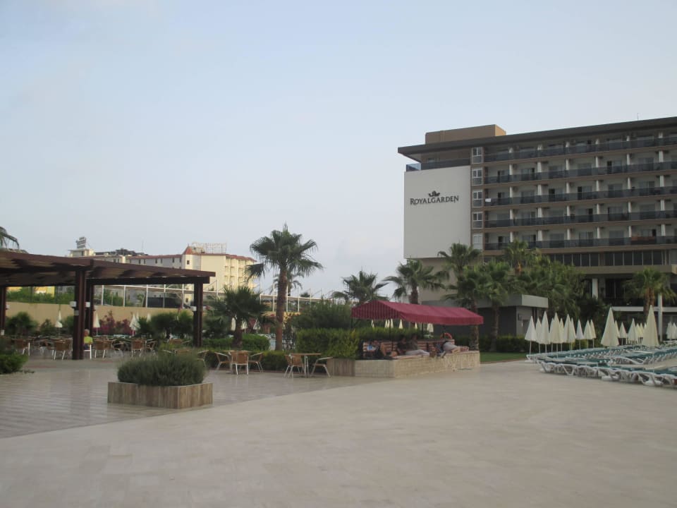 Pool und Bar Hotel Royal Garden Beach