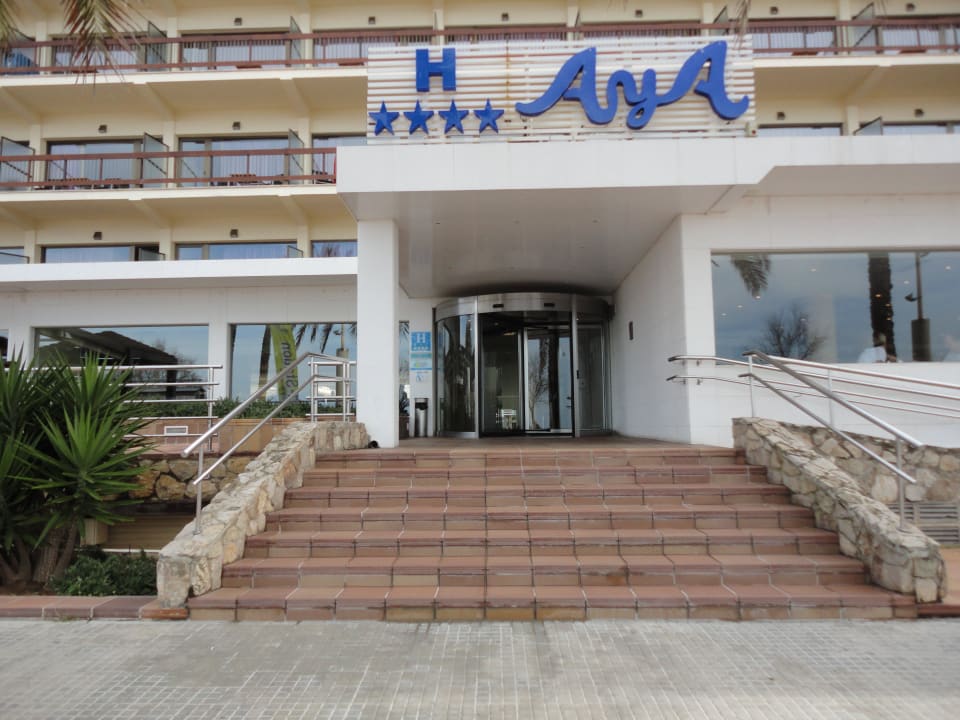Hoteleingang AYA Seahotel - Adults only