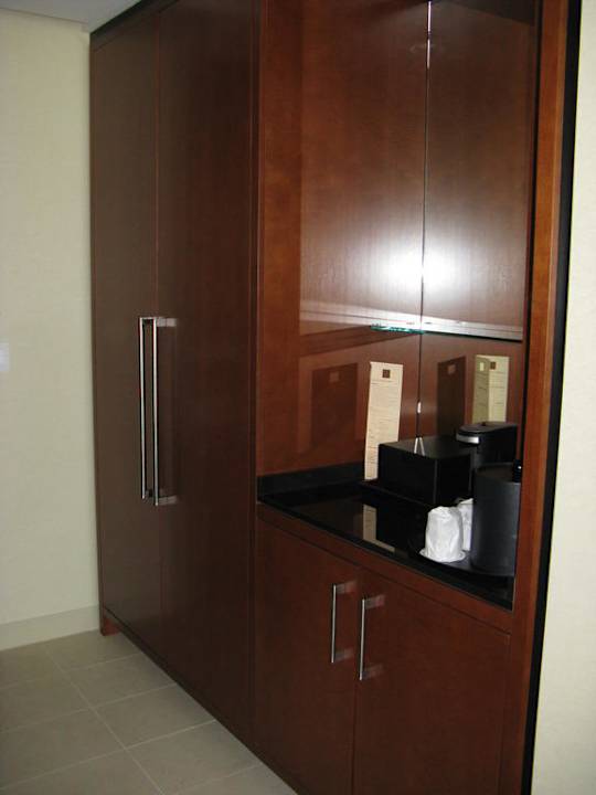 Eingangsbereich des Zimmers Montreal Airport Marriott Hotel