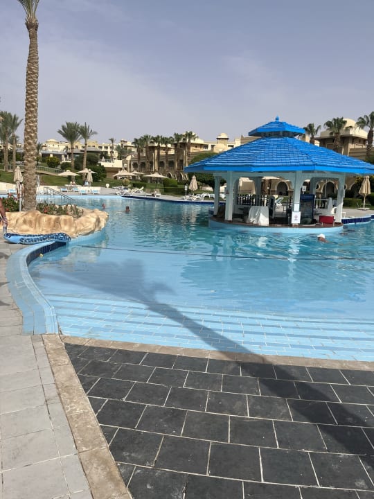 Pool Serenity Alpha Beach