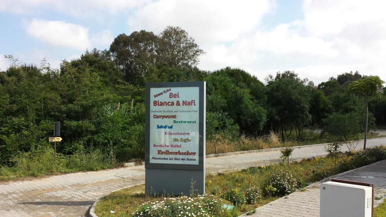 Der Weg zum Strand Seaden Corolla Hotel