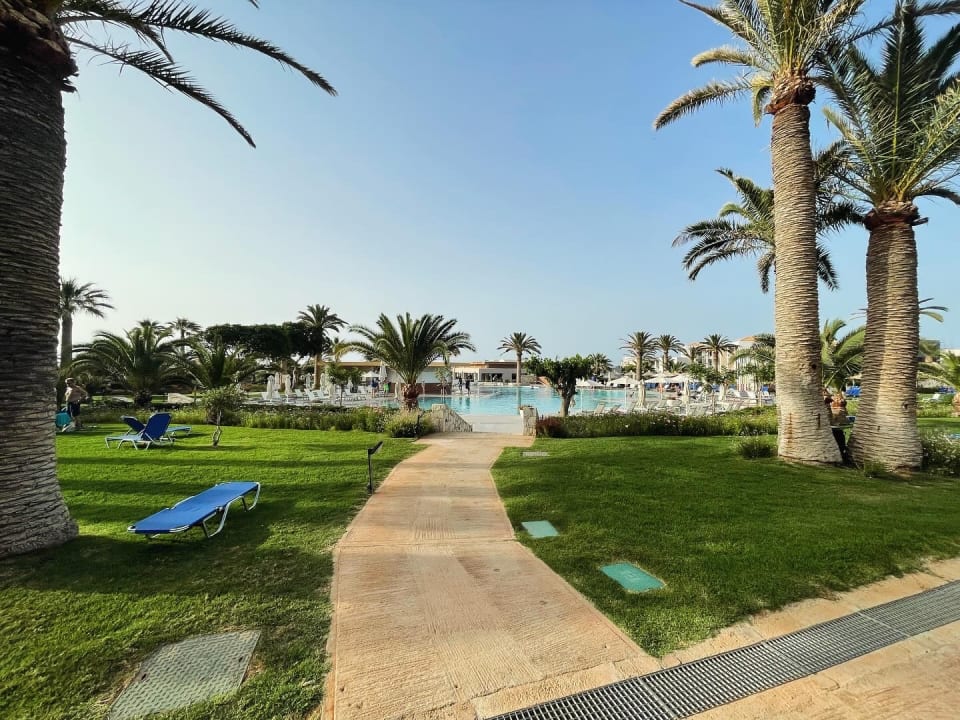 Gartenanlage Anissa Beach & Village