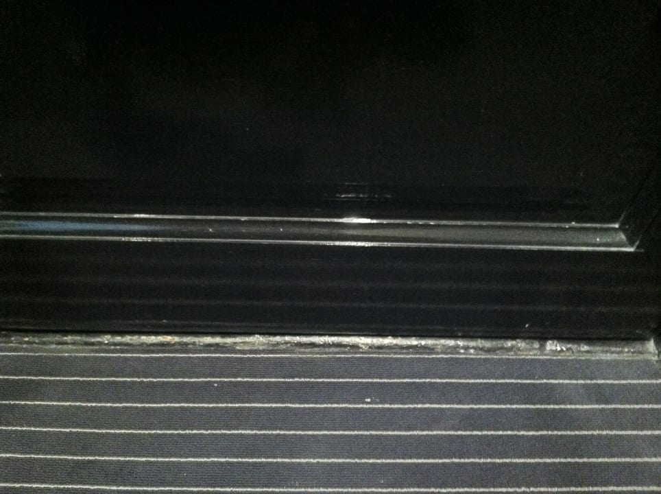 Abgewohnt, Teppich, Türleisten Hotel Vondel