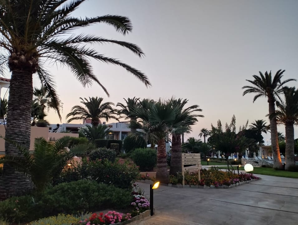 Gartenanlage Anissa Beach & Village