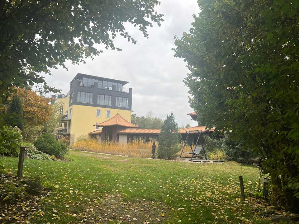 Gartenanlage Spirit & SPA Hotel Birkenhof am Elfenhain