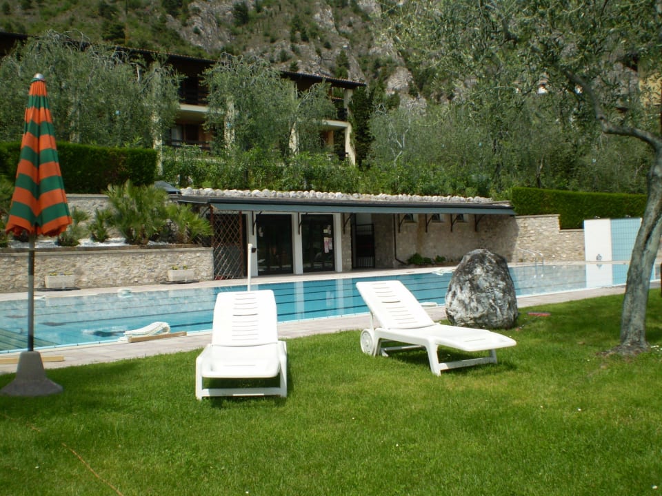 Die obere Poolanlage Hotel Caravel