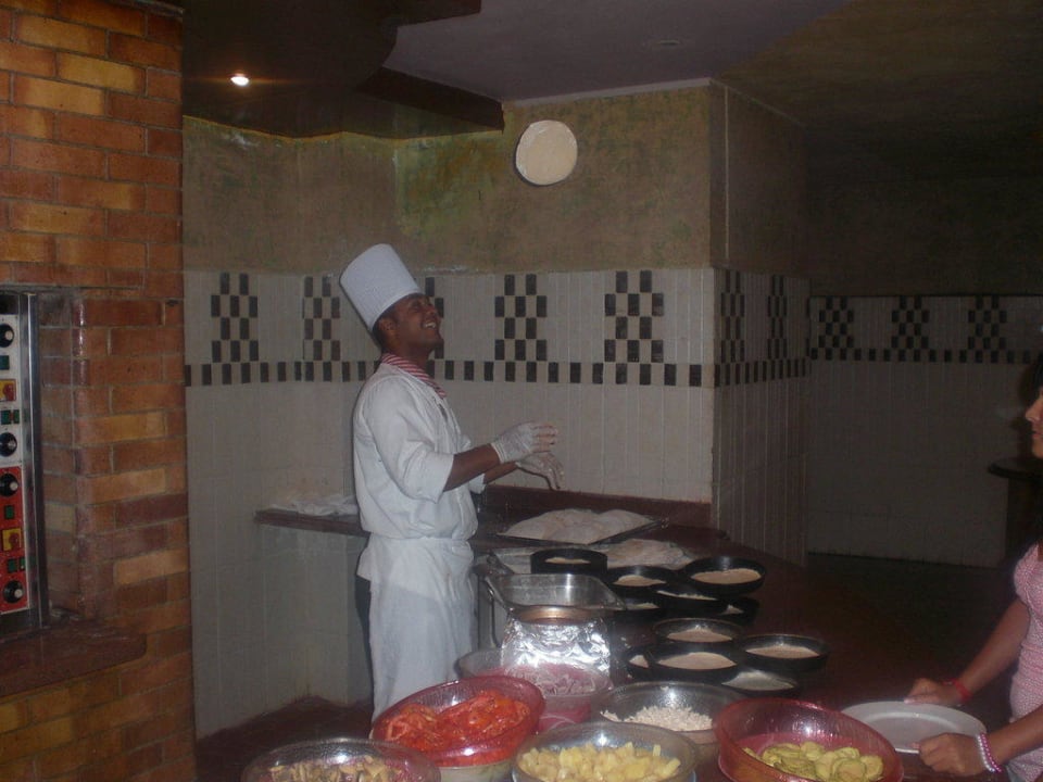Alla beim Pizza machen Pickalbatros Dana Beach Resort - Hurghada