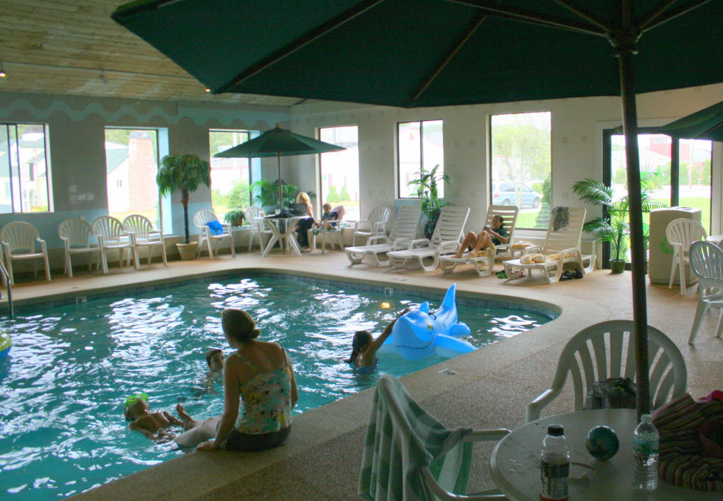 Innenpool Bayside Resort Hotel