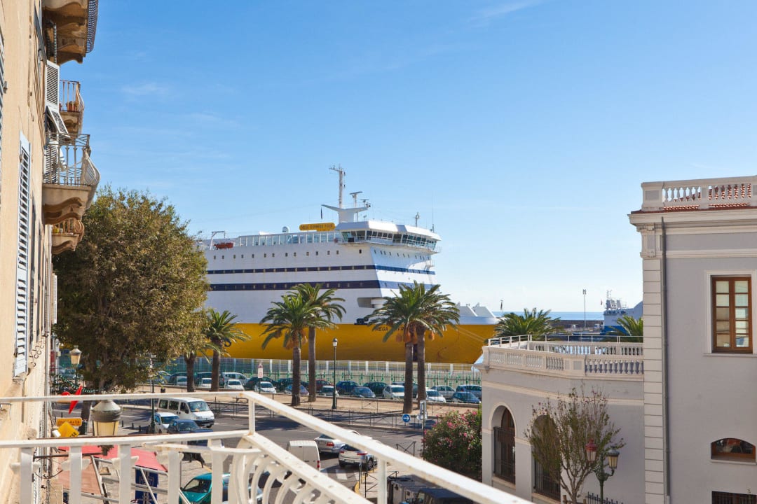 La vue du port depuis l'hôtel Hotel Riviera
