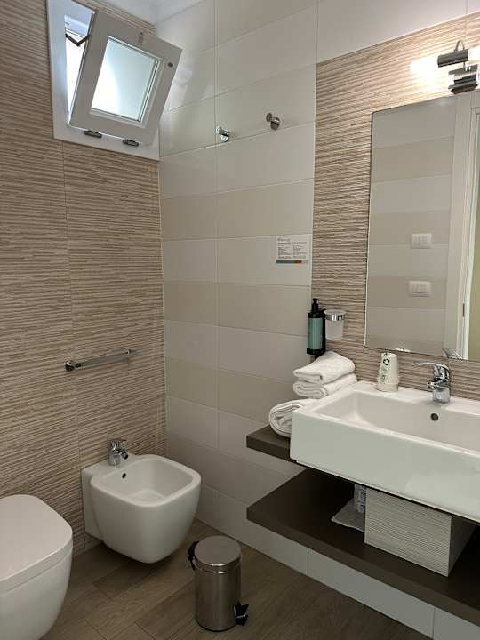 Zimmer Torre Cintola Greenblu Sea Emotions