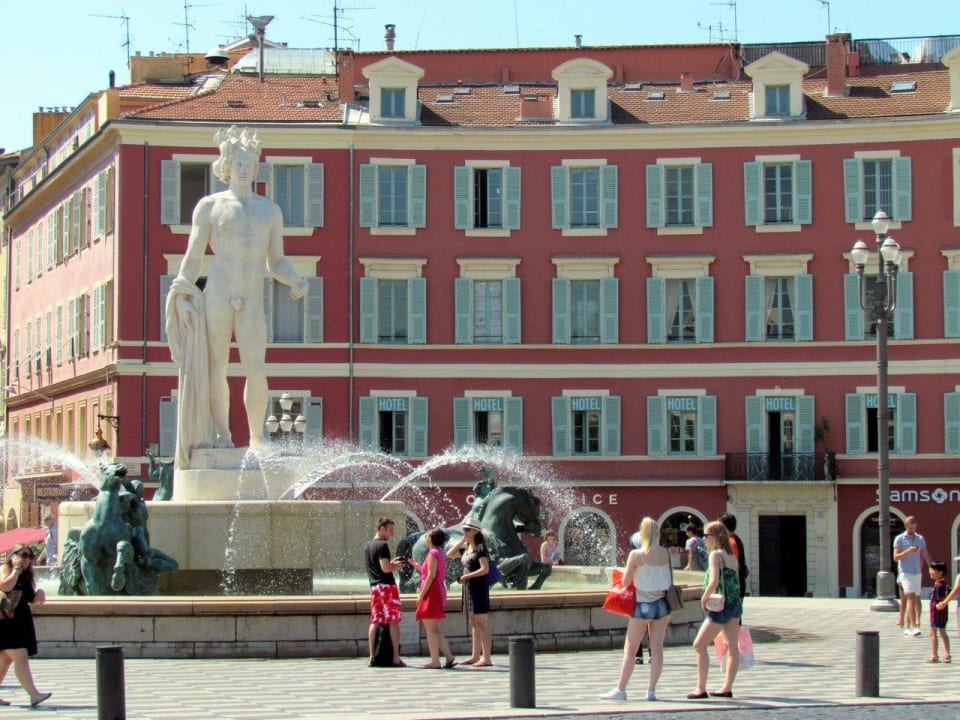 Square view Hotel de la Mer