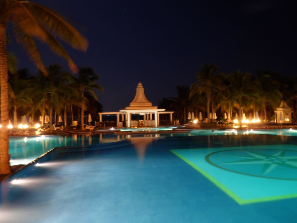 Pool am Abend Hotel Riu Palace Riviera Maya