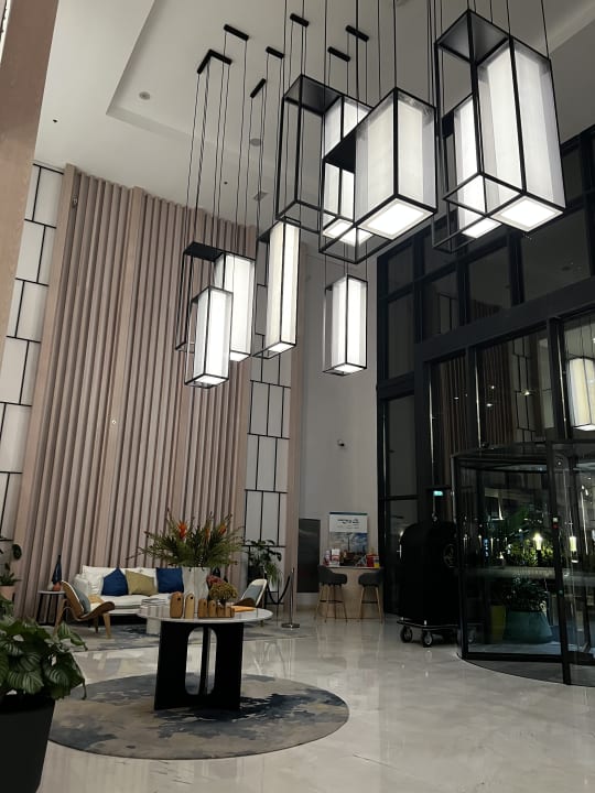 Lobby voco Dubai The Palm by IHG