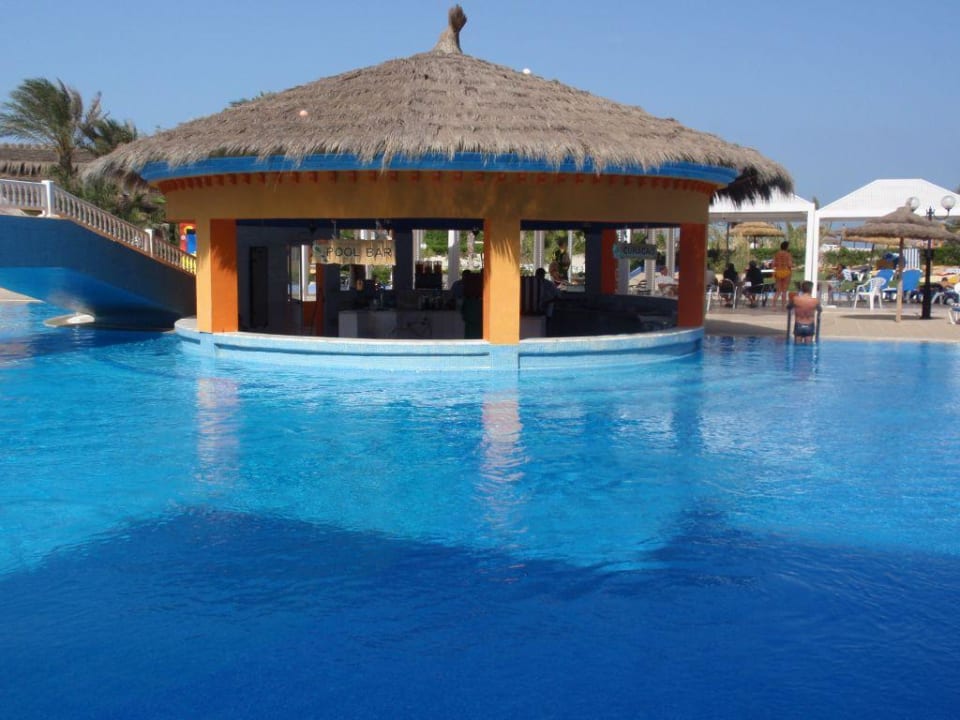 Bar de la piscine Caribbean World Thalasso Djerba