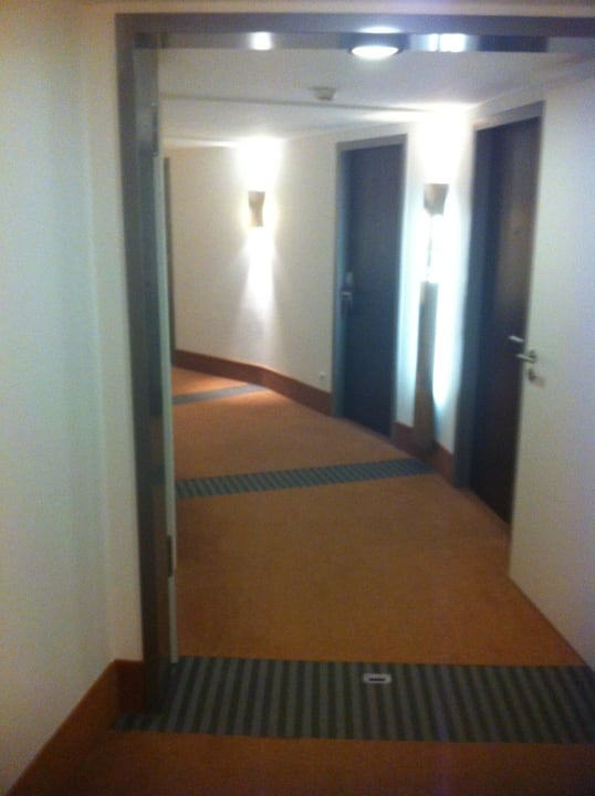 Flur Dorint Hotel An der Kongresshalle Augsburg