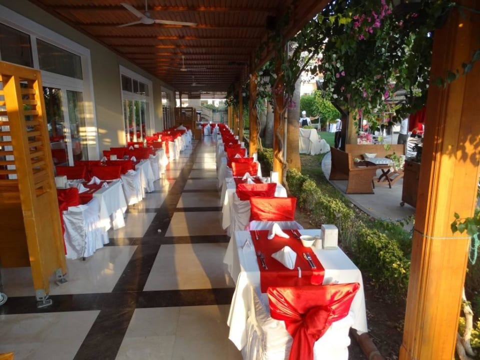 Festlich geschnückter Restaurantbereich Adalya Resort & Spa - Adults Only