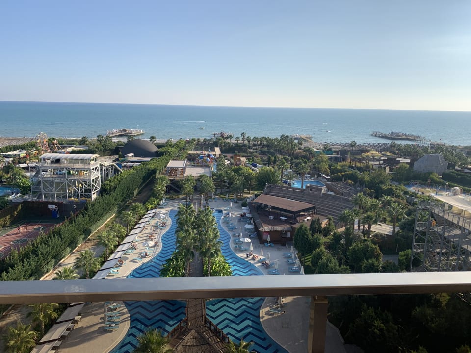 Außenansicht Saturn Palace Resort Hotel
