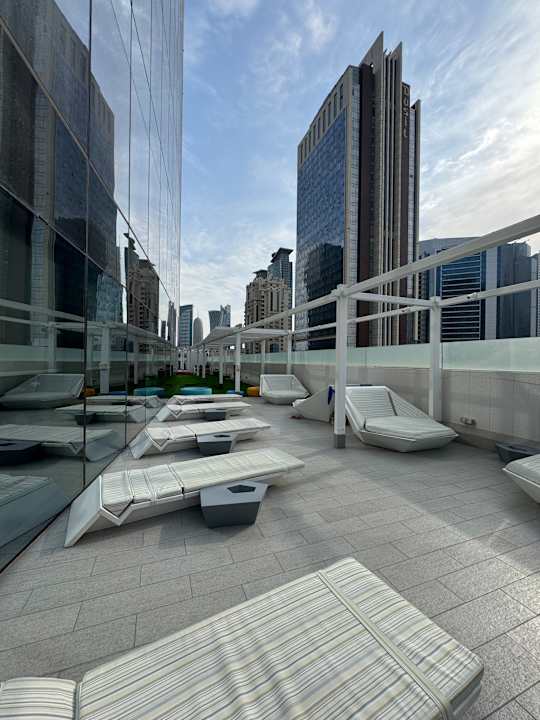 Pool Hotel W Doha