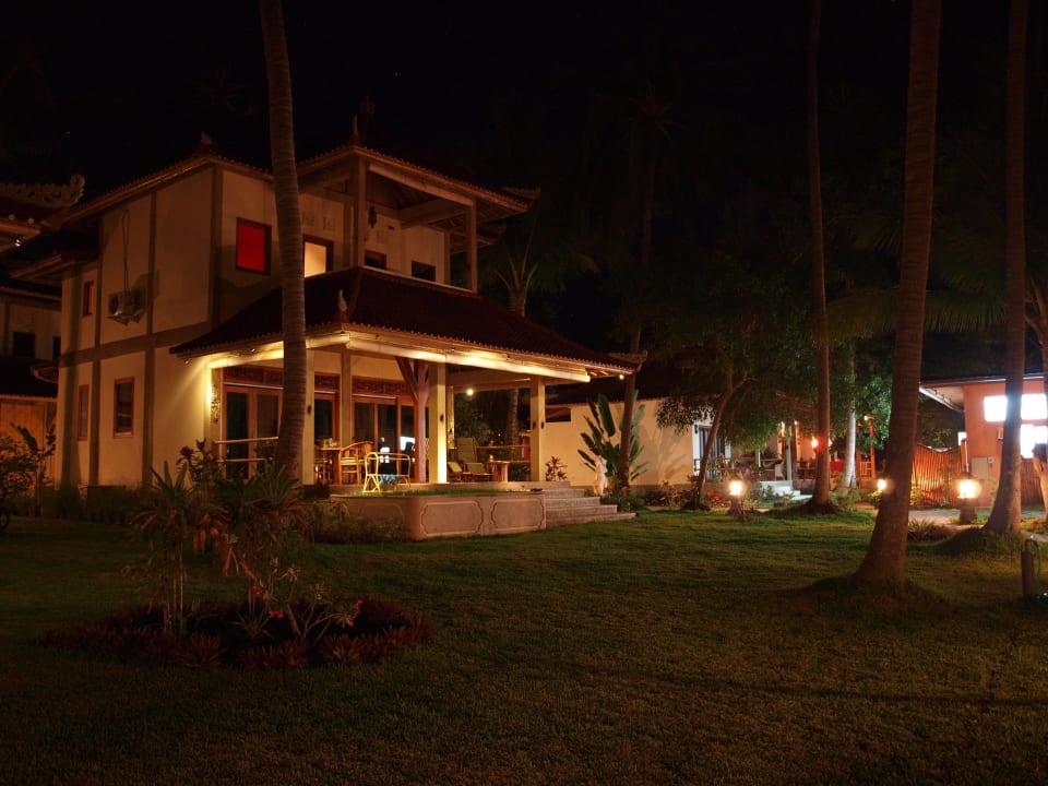 Villa am Abend Holiway Garden Resort & SPA