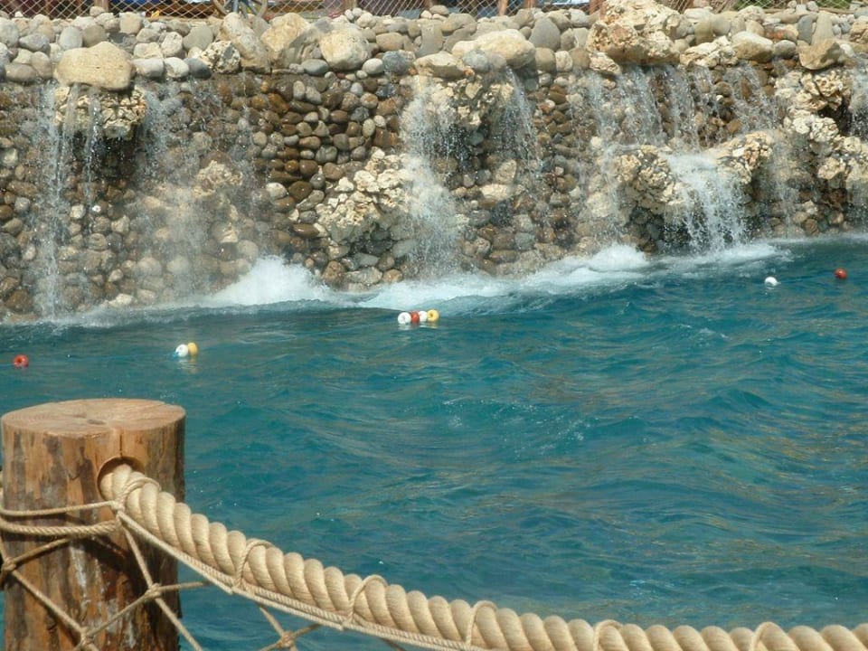 Amazon Waterworld Club Grand Side