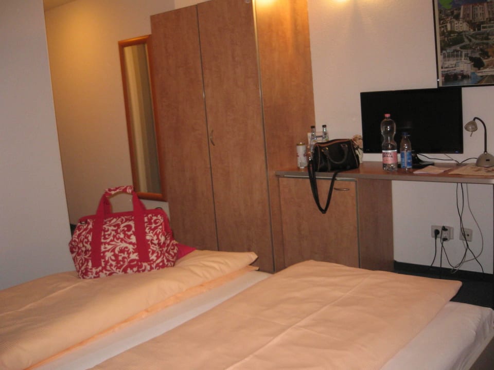 Billig eingerichtet  IB Hotel am Wallgraben