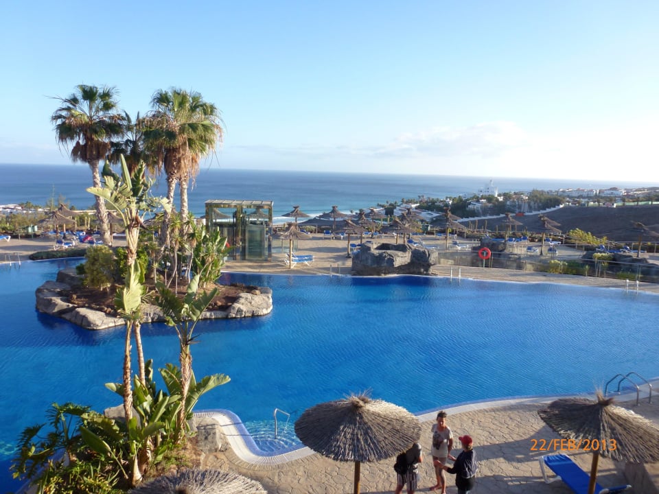 Poolanlage mit Blick aufs Meer AluaVillage Fuerteventura