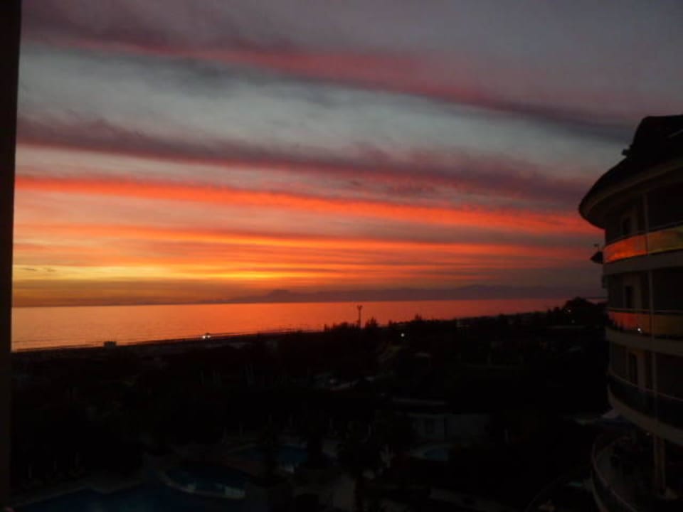 Coucher du soleil 16h35 Commodore Elite Suites & Spa - Adults only