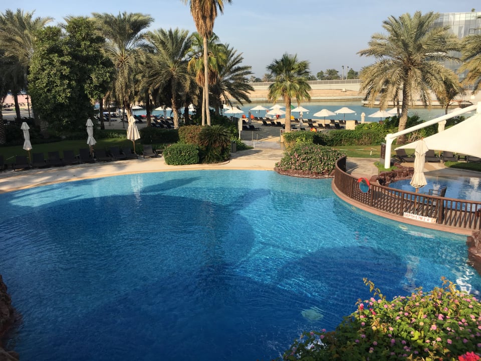 Pool Sheraton Hotel & Resort Abu Dhabi