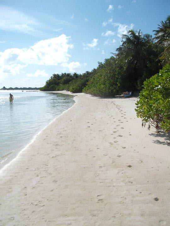 Strand vor unserem Bungalow Villa Park Sun Island