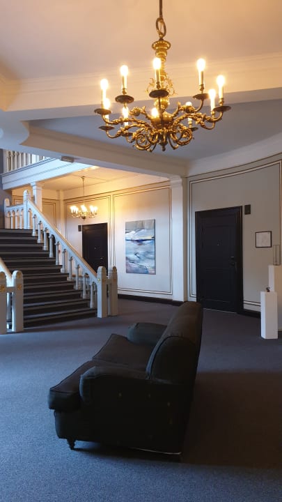 Lobby First Hotel Grand