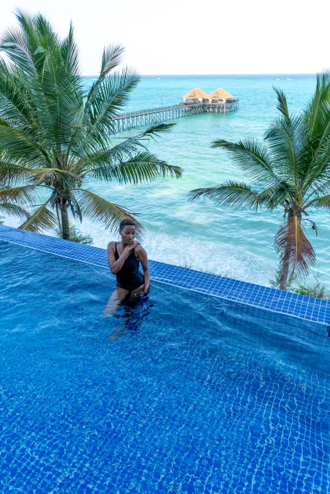 Pool Le Mersenne Zanzibar, Autograph Collection