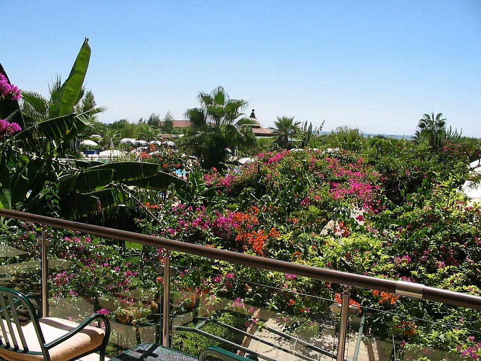 Übersicht über die Gartenanlage Bella Resort & Spa