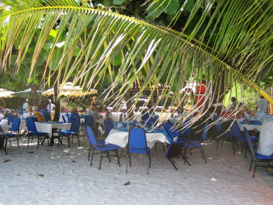 Lunch am Strand Diamonds Leisure Beach & Golf Resort