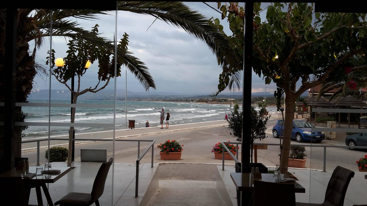 Blick zum langen Sandstrand Hotel Corissia Princess