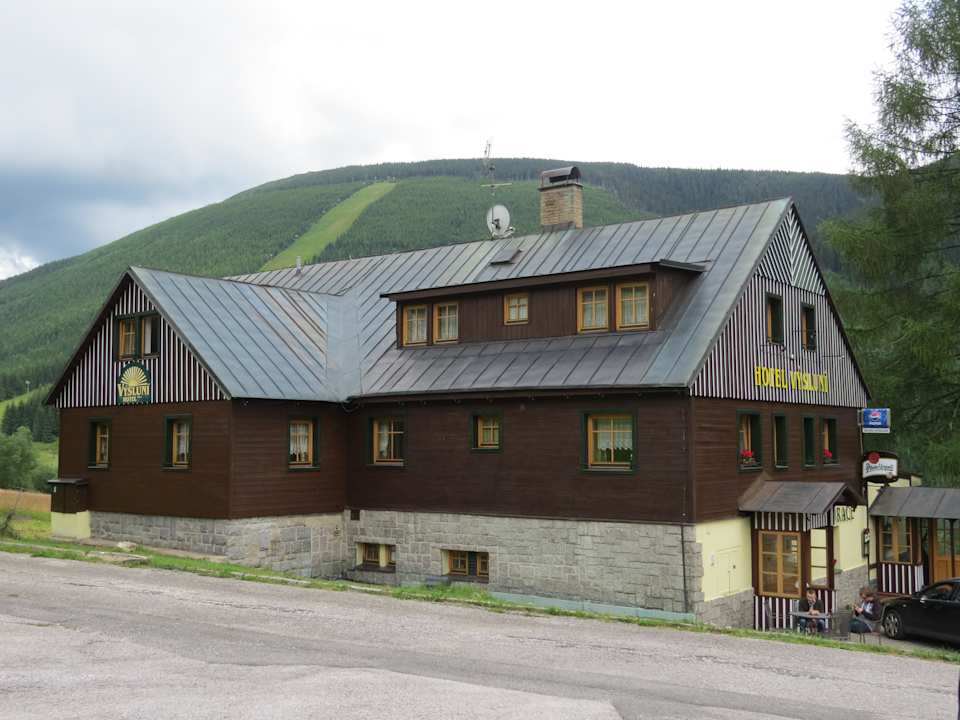 Kleines, einfaches Hotel am Hang Hotel Vysluni