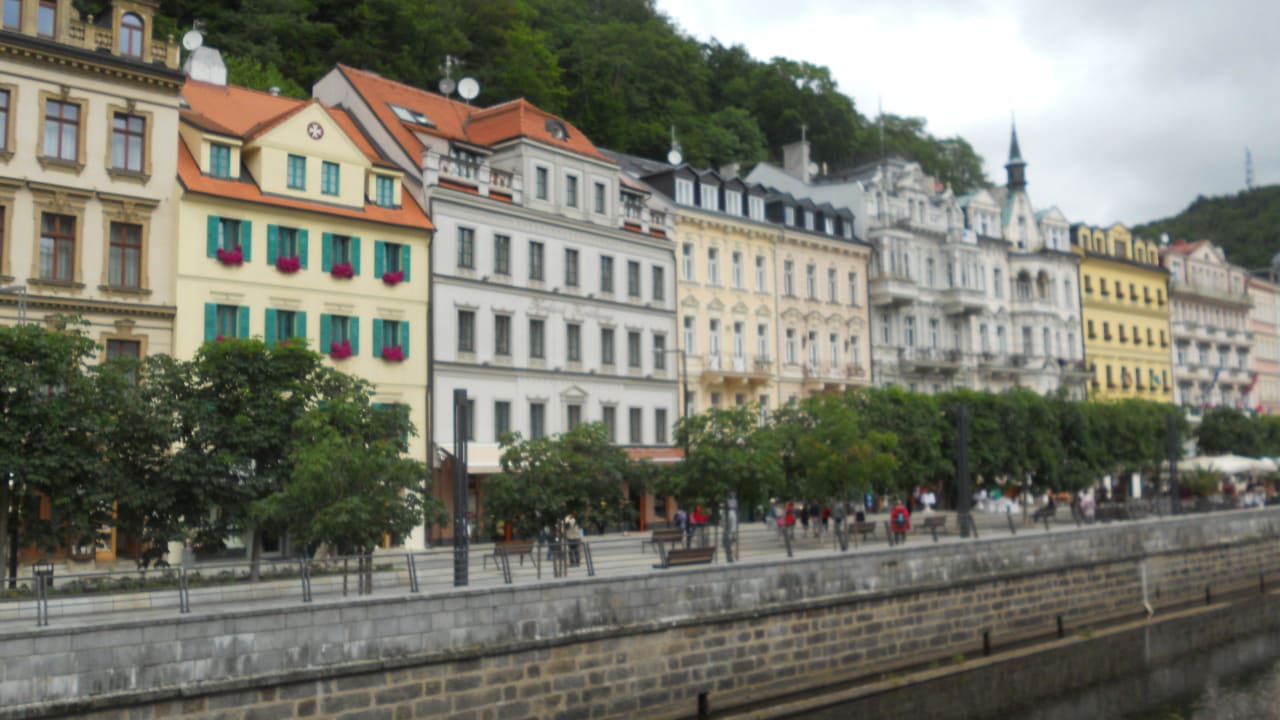 Das graue in der Mitte Hotel Krasna Kralovna