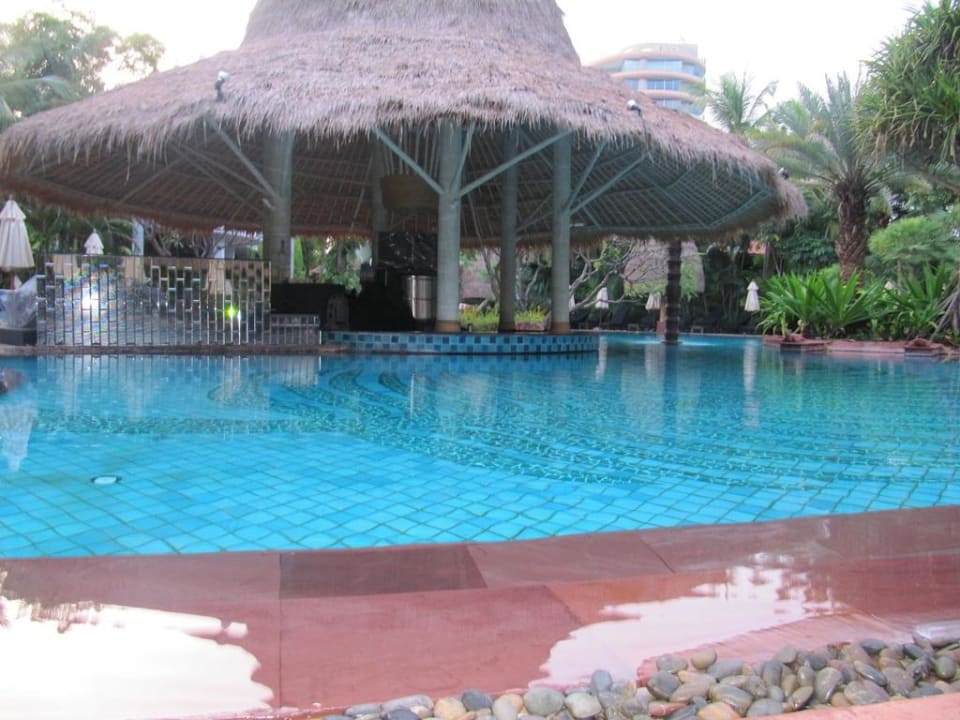 Pool inklusive Poolbar Anantara Hua Hin Resort